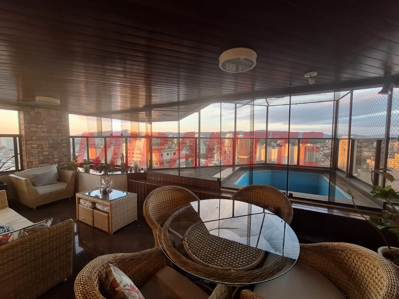 Apartamento de 250m² com 4 quartos em Santana