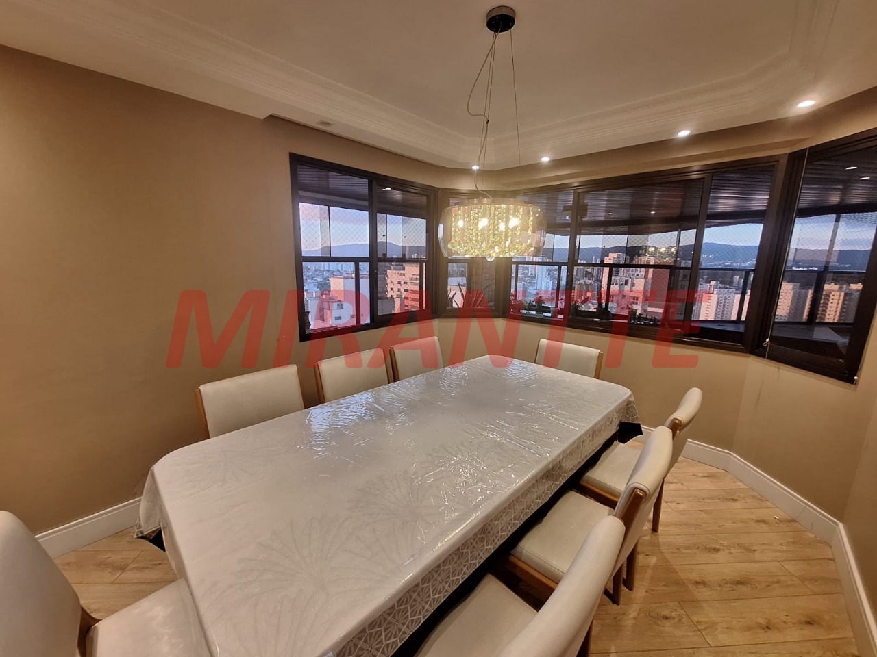 Apartamento de 250m² com 4 quartos em Santana