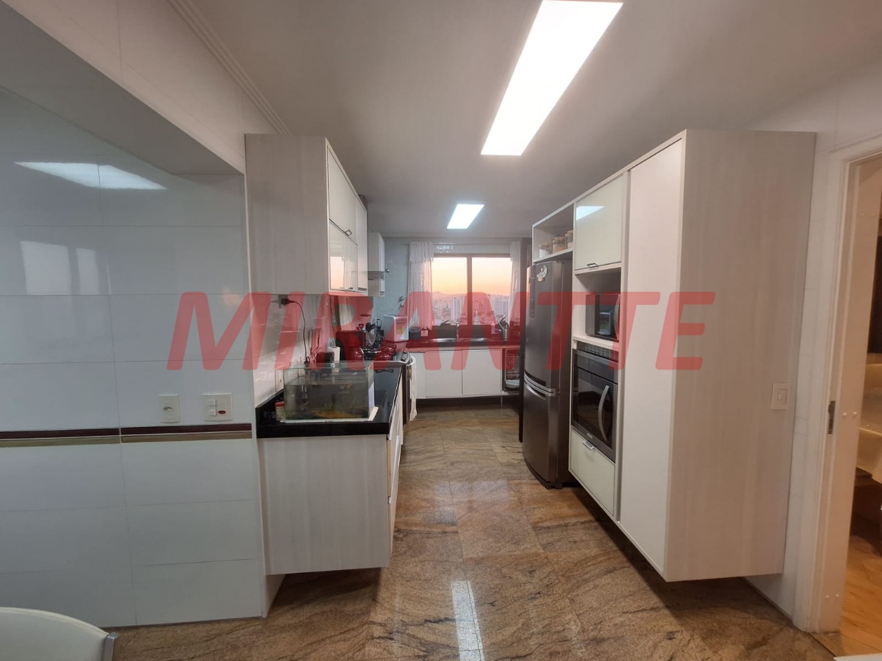 Apartamento de 250m² com 4 quartos em Santana