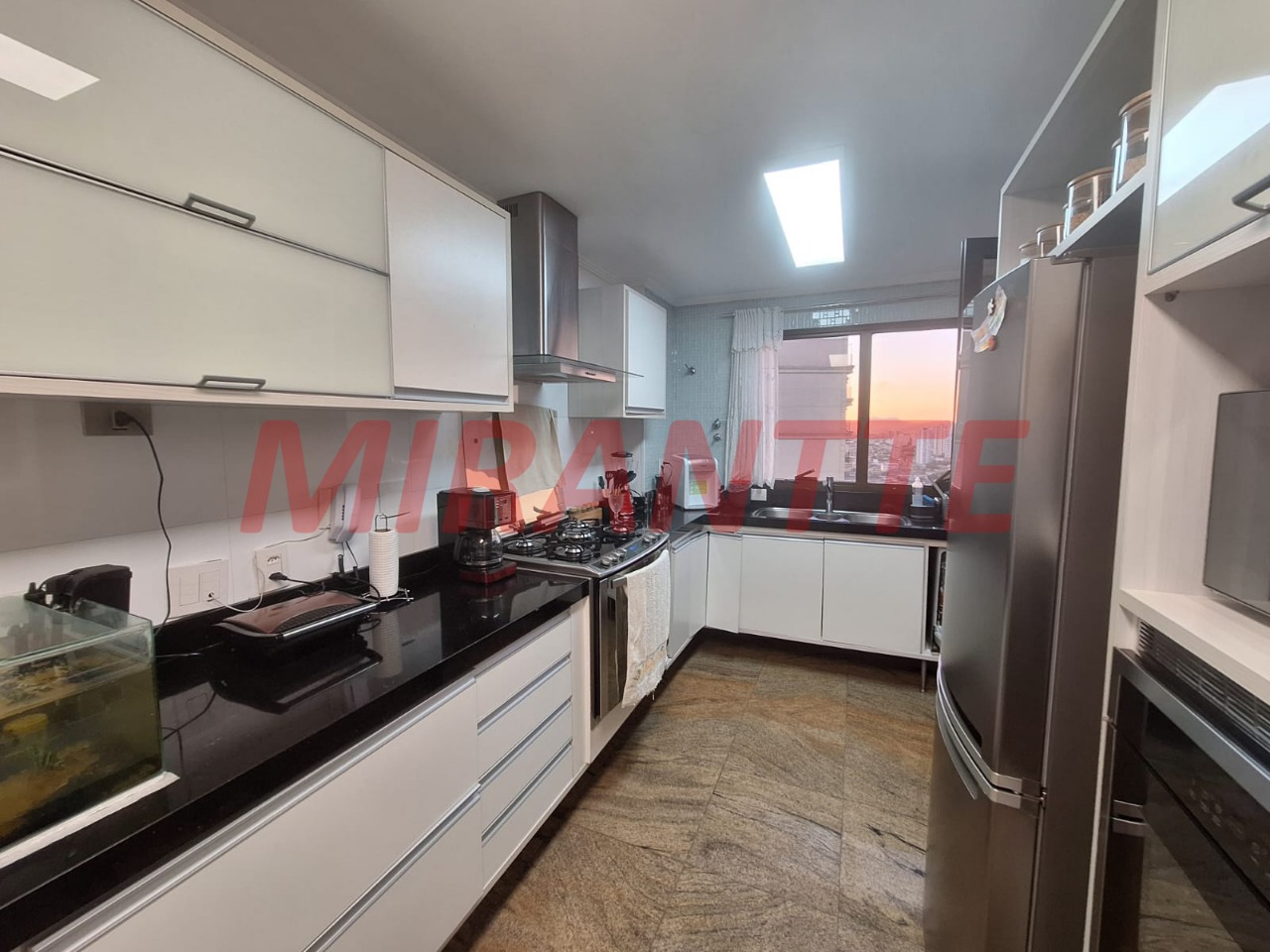 Apartamento de 250m² com 4 quartos em Santana