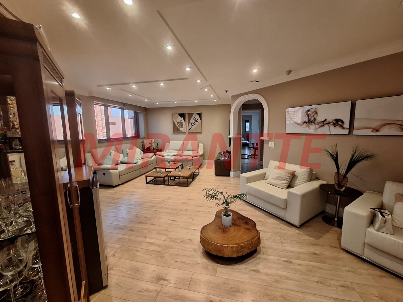 Apartamento de 250m² com 4 quartos em Santana