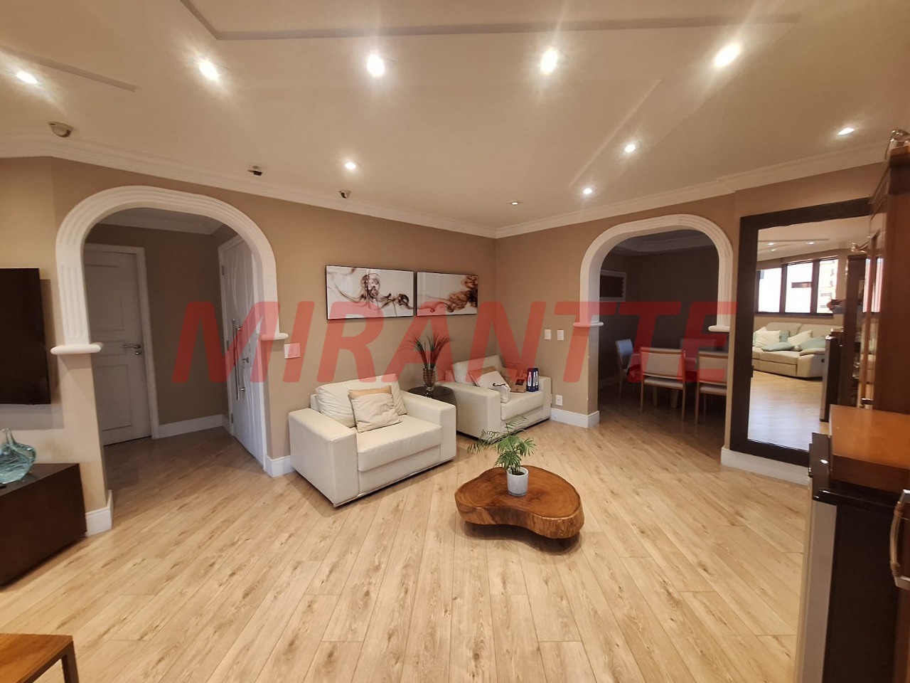 Apartamento de 250m² com 4 quartos em Santana