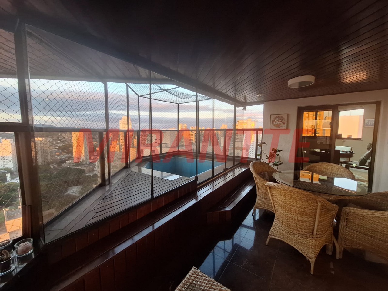 Apartamento de 250m² com 4 quartos em Santana