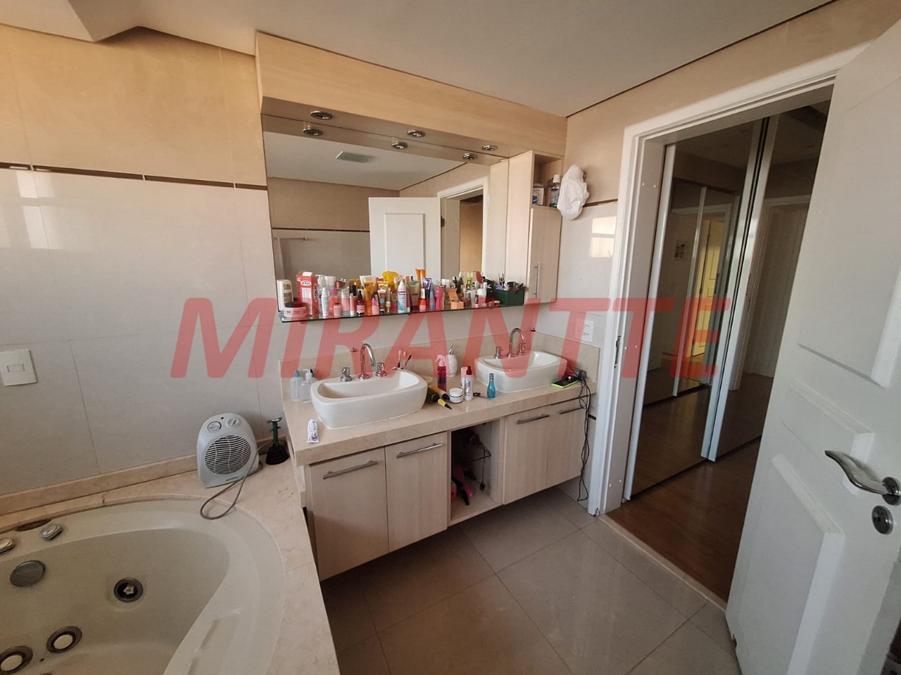 Apartamento de 250m² com 4 quartos em Santana