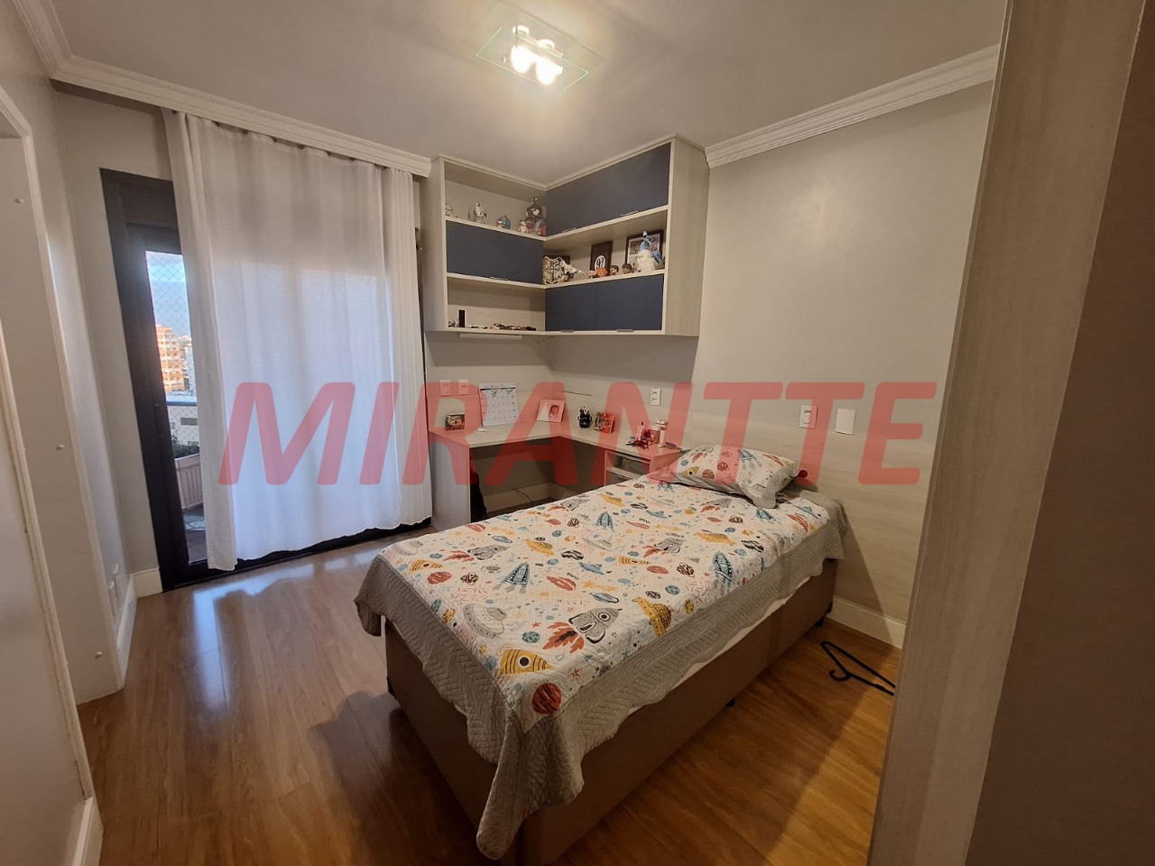 Apartamento de 250m² com 4 quartos em Santana