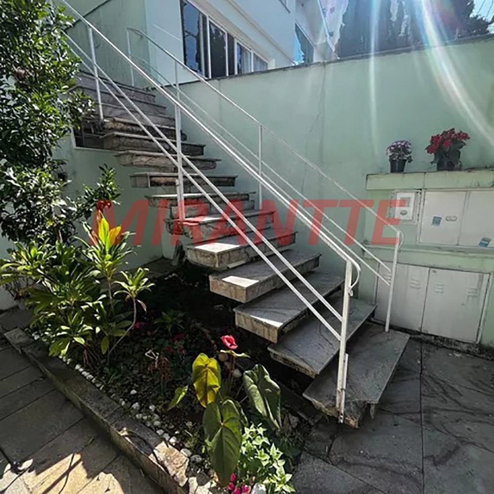 Sobrado de 195m² com 4 quartos em Jardim França