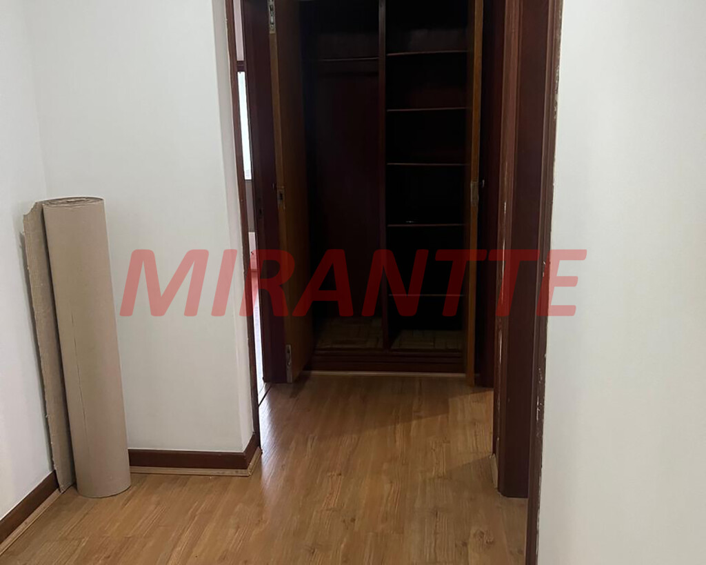 Sobrado de 350m² com 4 quartos em Santana