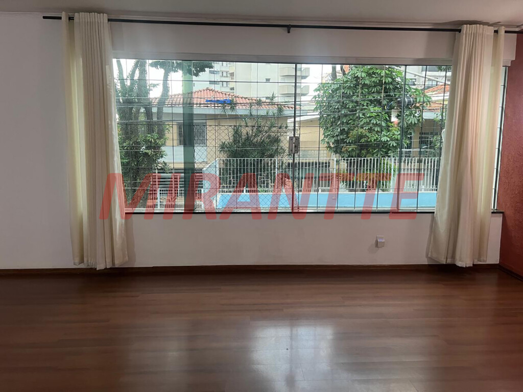 Sobrado de 350m² com 4 quartos em Santana