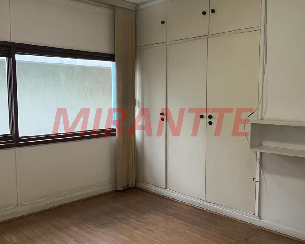 Sobrado de 350m² com 4 quartos em Santana