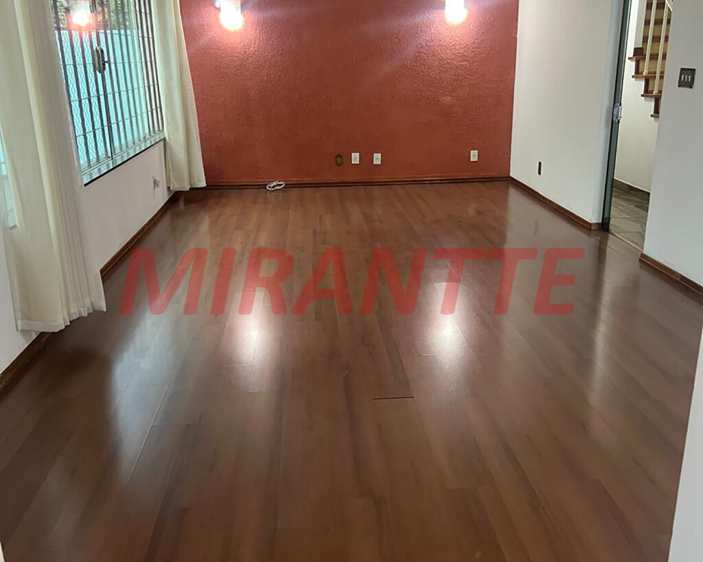 Sobrado de 350m² com 4 quartos em Santana