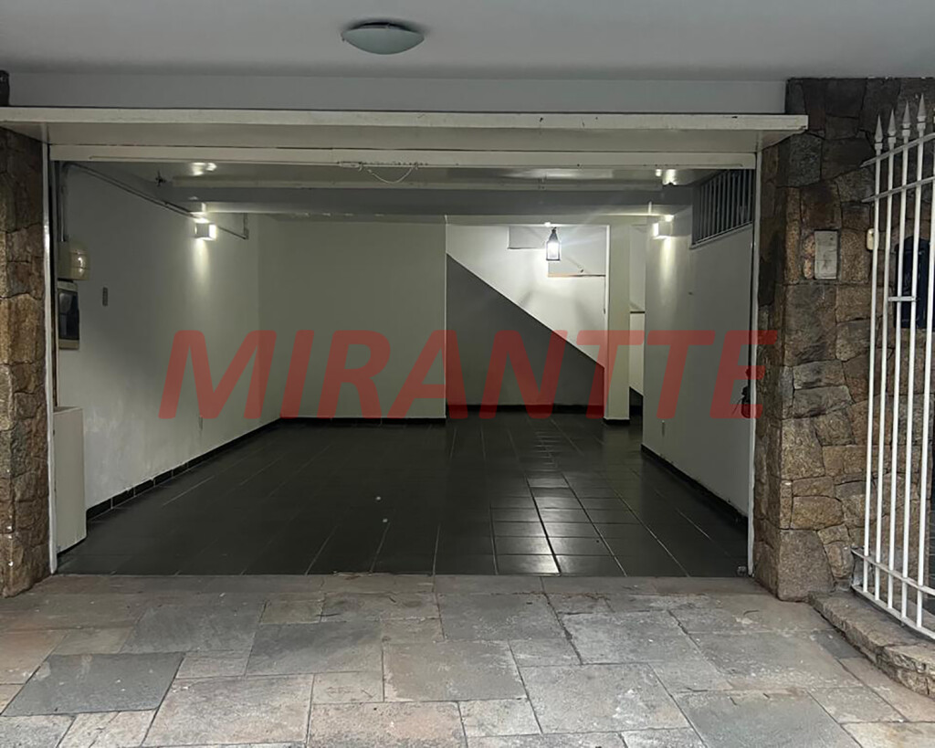 Sobrado de 350m² com 4 quartos em Santana