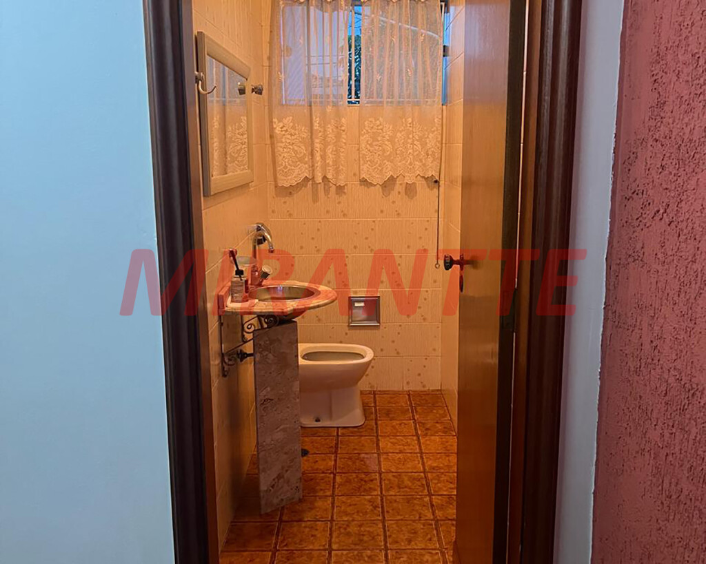 Sobrado de 350m² com 4 quartos em Santana