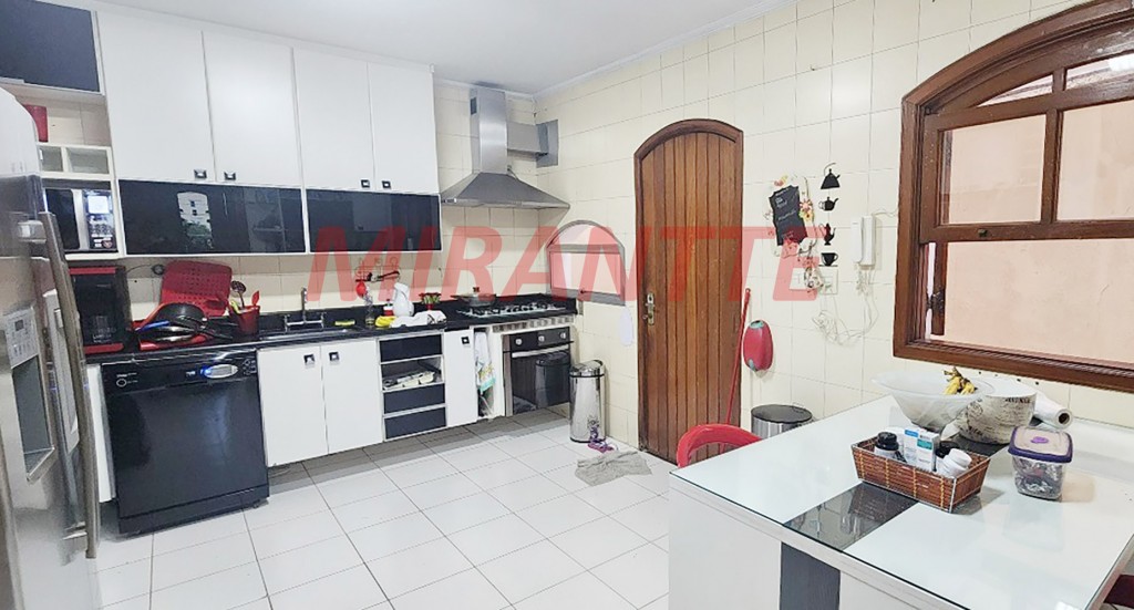 Sobrado de 382m² com 4 quartos em Vila Guilherme