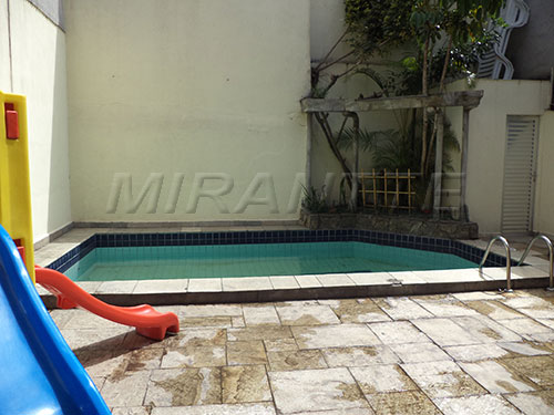 Sobrado de 262m² com 4 quartos em Vila Nova Parada