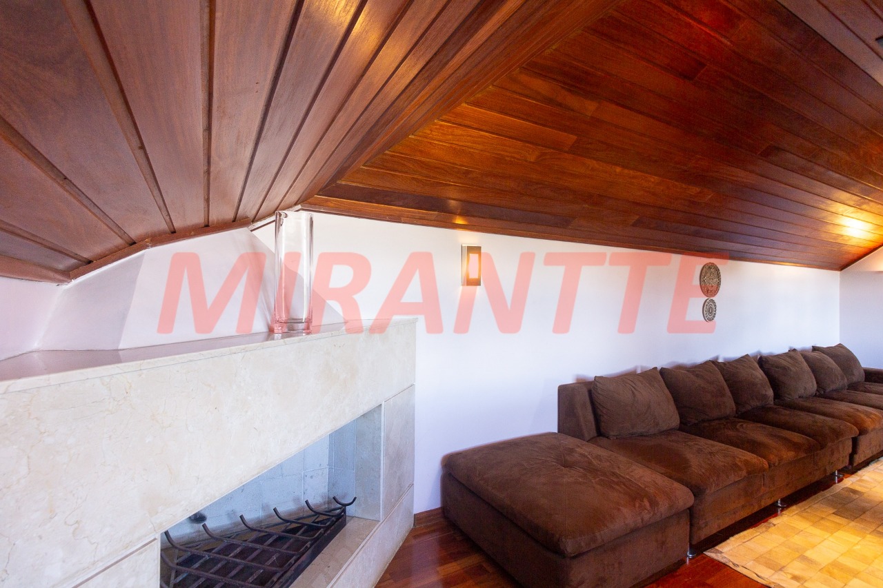 Sobrado de 250m² com 4 quartos em Horto Florestal