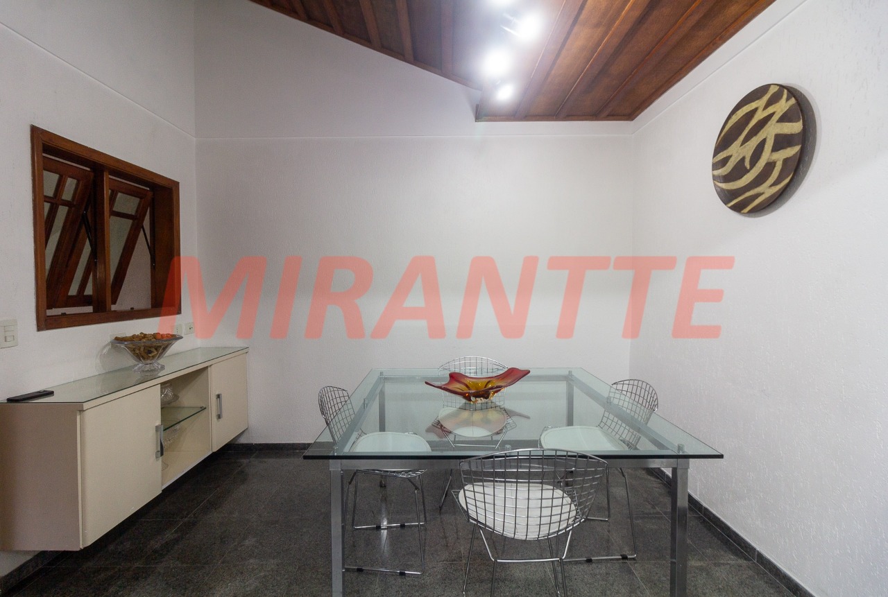 Sobrado de 250m² com 4 quartos em Horto Florestal