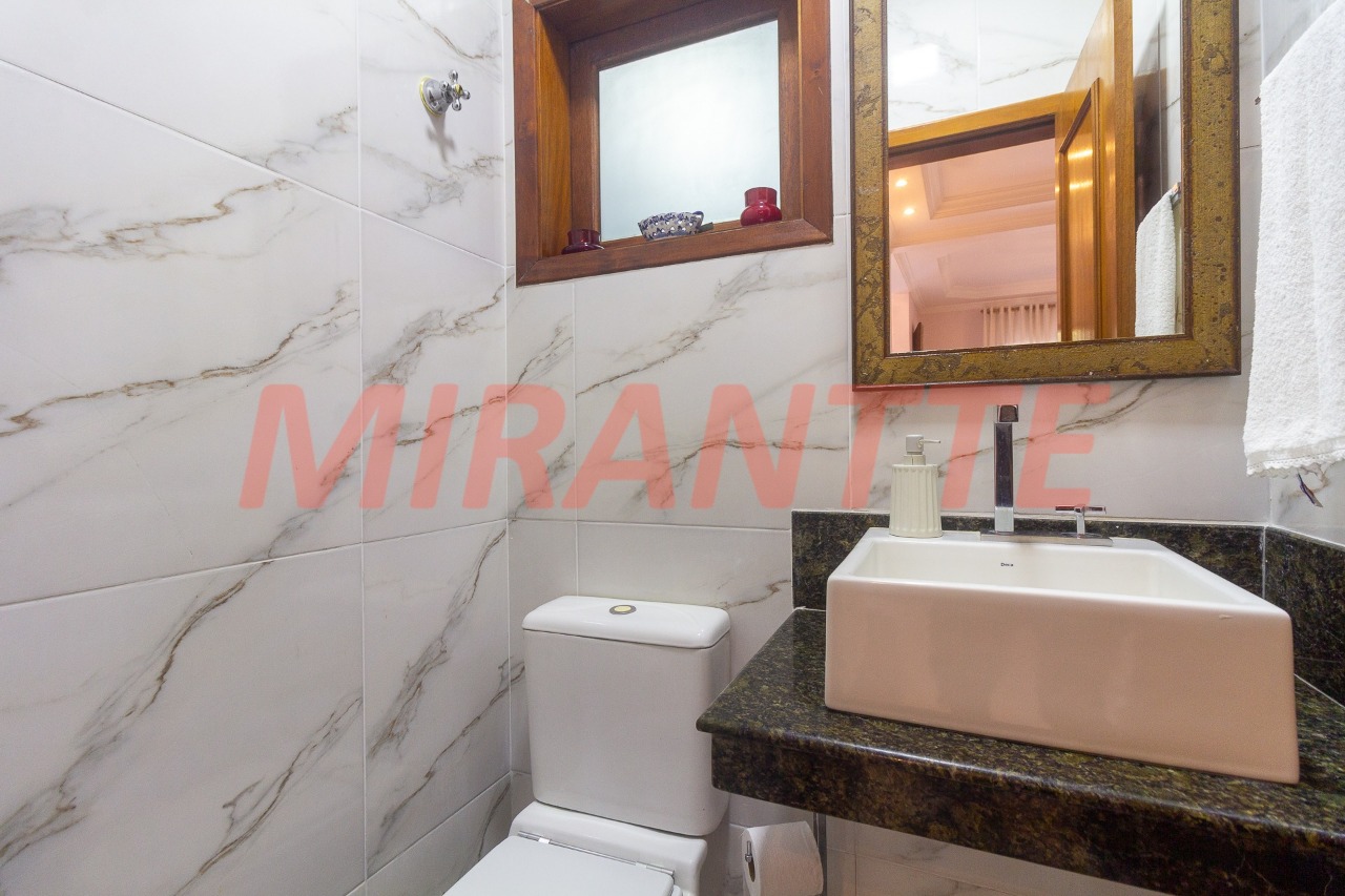 Sobrado de 250m² com 4 quartos em Horto Florestal