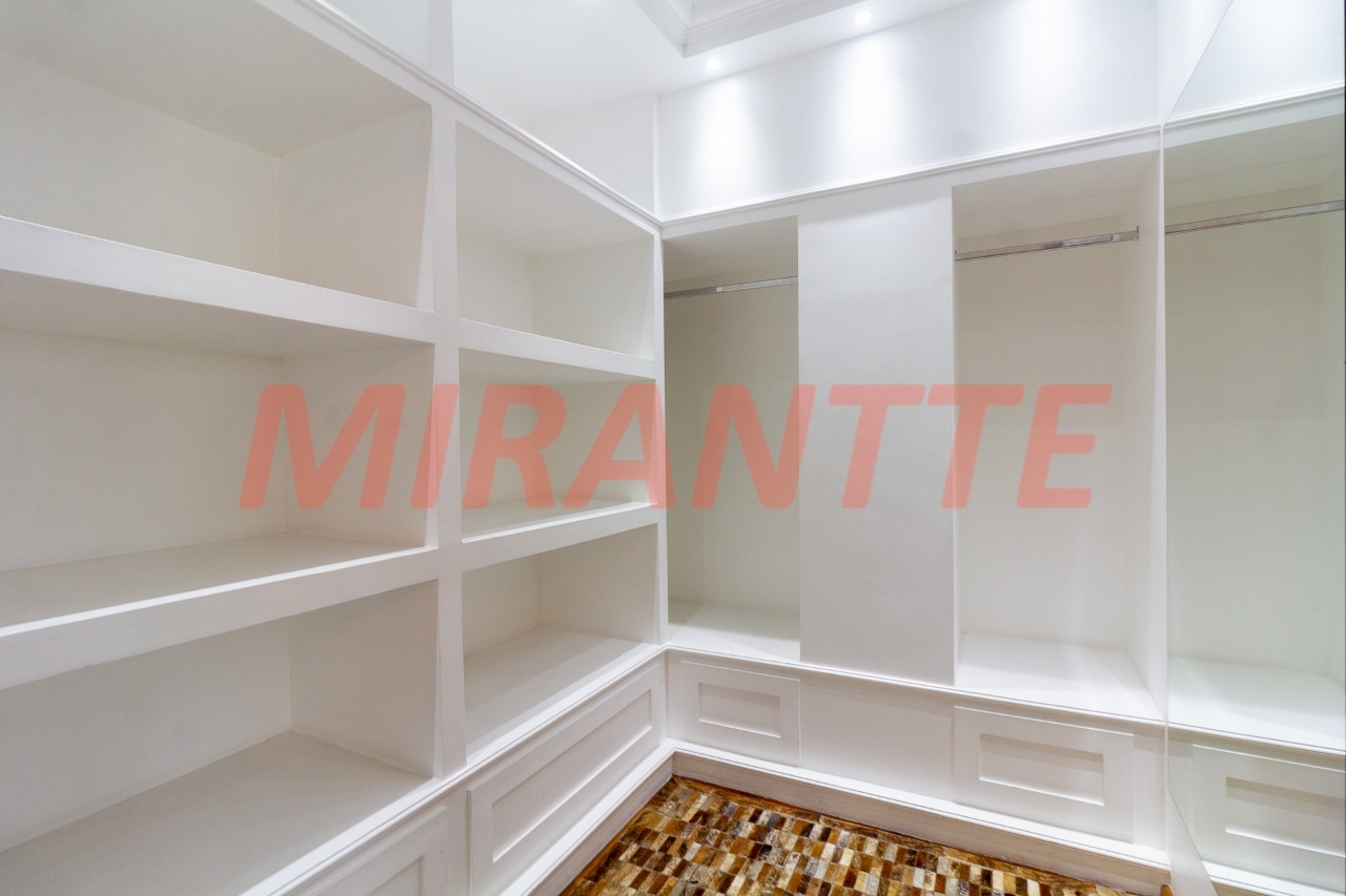 Sobrado de 250m² com 4 quartos em Horto Florestal