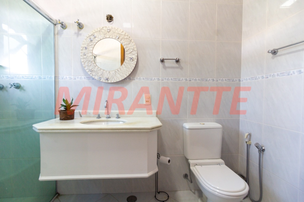 Sobrado de 250m² com 4 quartos em Horto Florestal