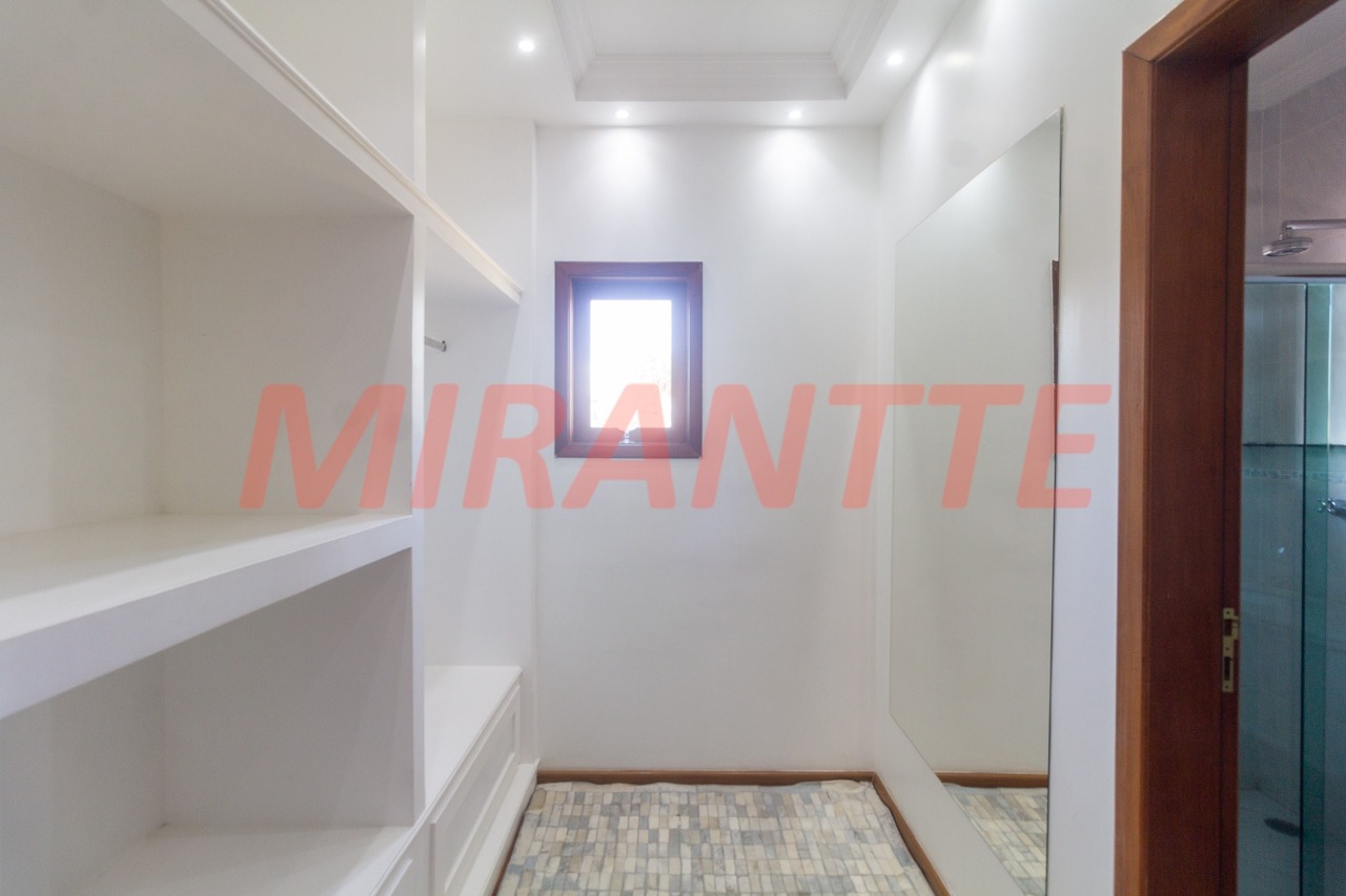 Sobrado de 250m² com 4 quartos em Horto Florestal