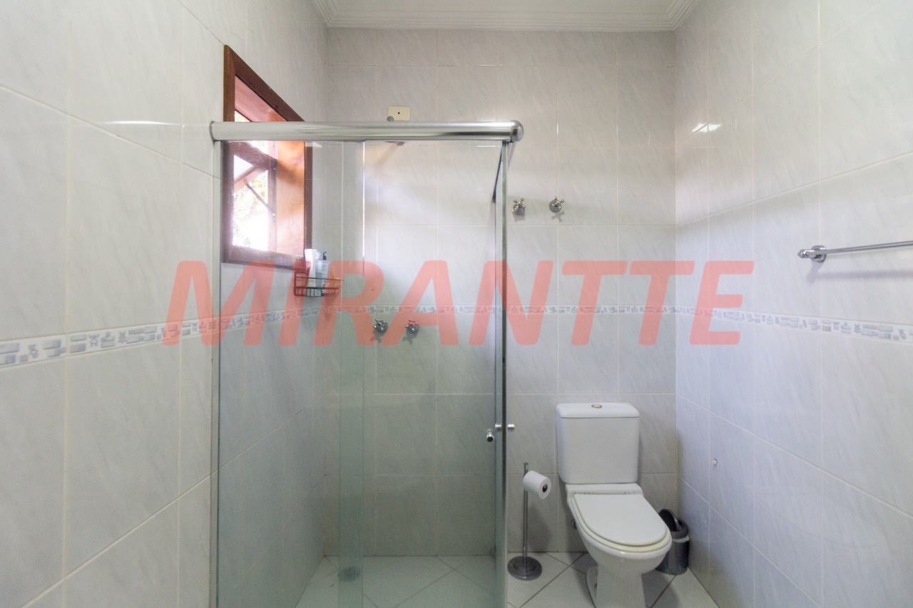 Sobrado de 250m² com 4 quartos em Horto Florestal