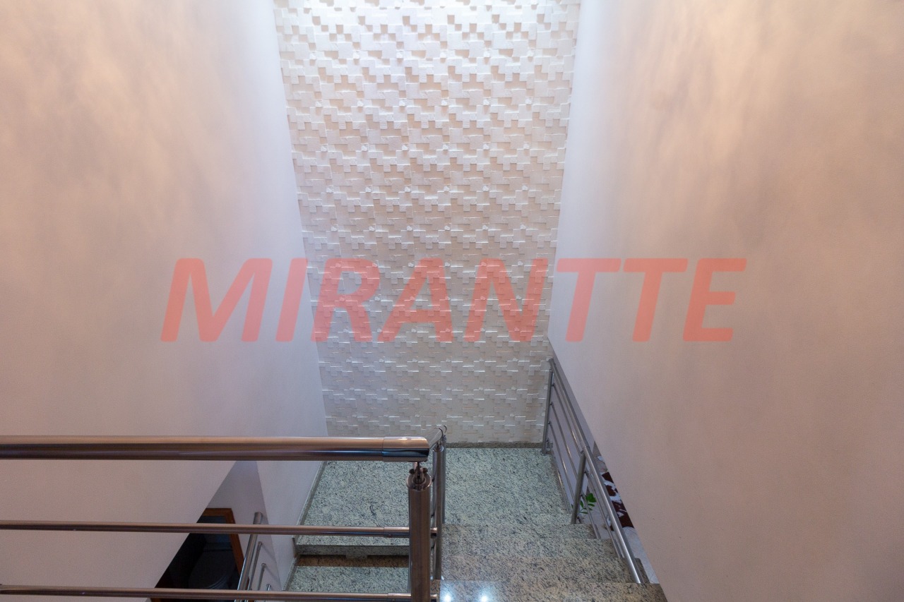 Sobrado de 250m² com 4 quartos em Horto Florestal
