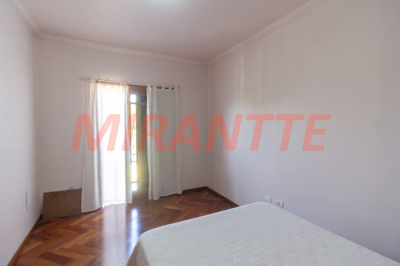Sobrado de 250m² com 4 quartos em Horto Florestal