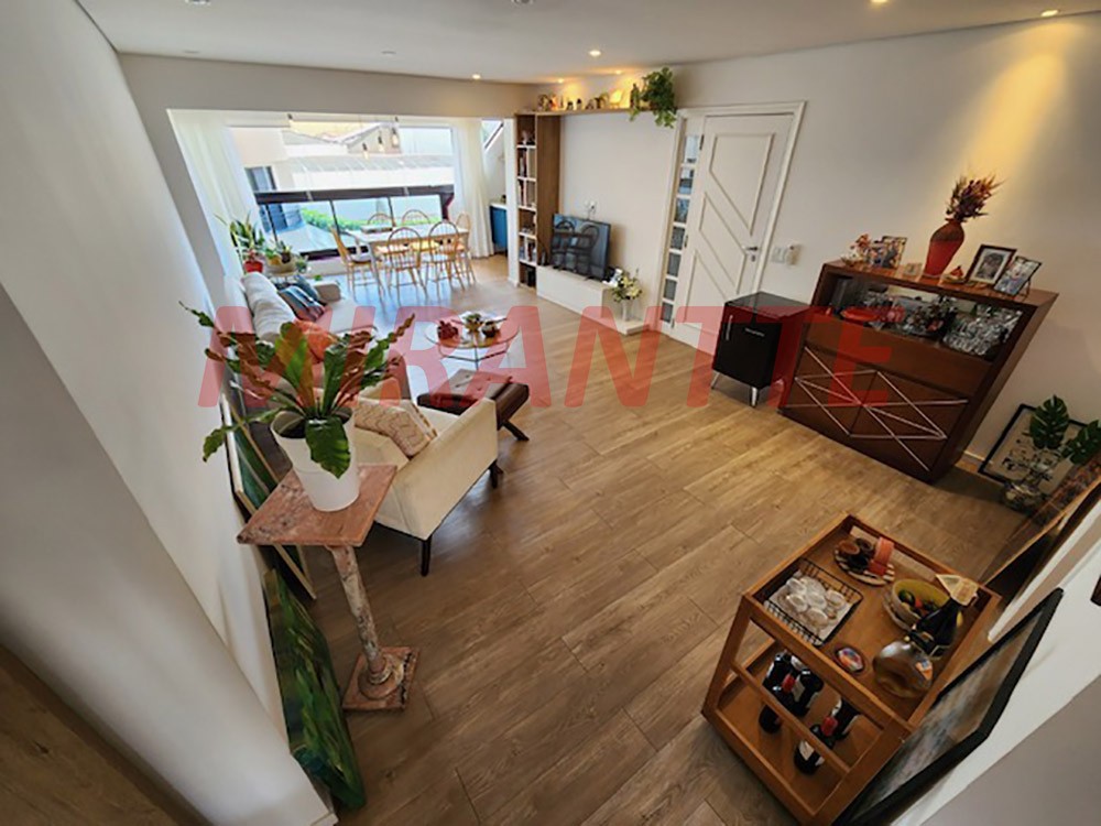 Apartamento de 147m² com 4 quartos em Água Fria