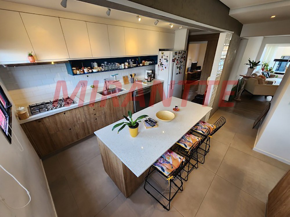 Apartamento de 147m² com 4 quartos em Água Fria
