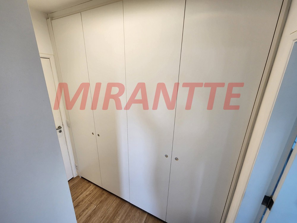 Apartamento de 147m² com 4 quartos em Água Fria