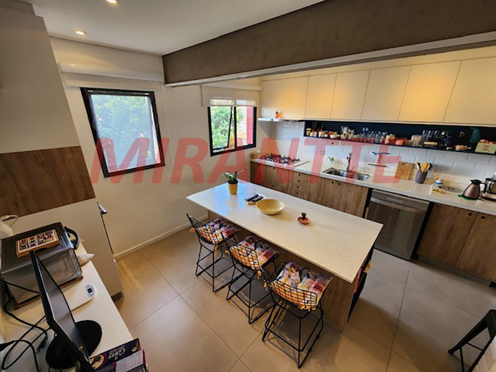 Apartamento de 147m² com 4 quartos em Água Fria
