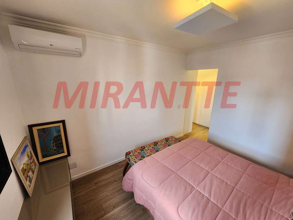 Apartamento de 147m² com 4 quartos em Água Fria