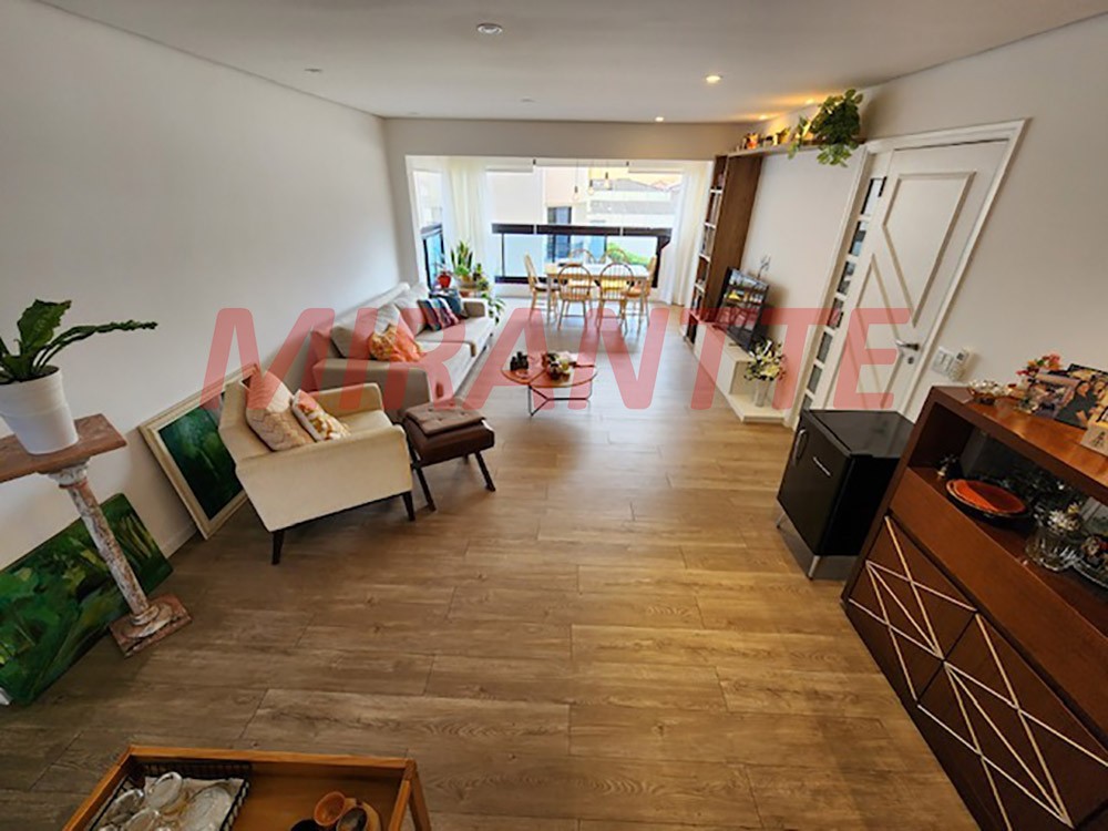 Apartamento de 147m² com 4 quartos em Água Fria