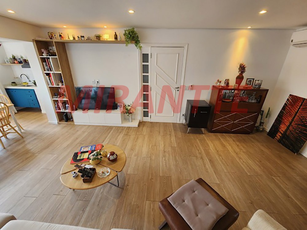 Apartamento de 147m² com 4 quartos em Água Fria