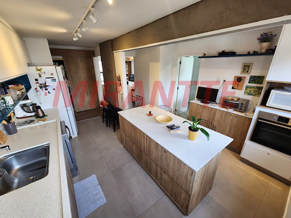 Apartamento de 147m² com 4 quartos em Água Fria