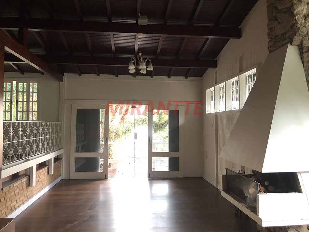 Sobrado de 220m² com 3 quartos em Tremembe