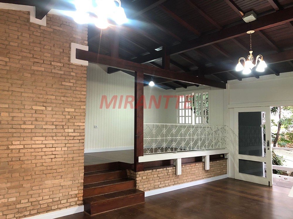 Sobrado de 220m² com 3 quartos em Tremembe