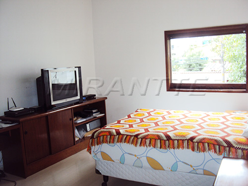 Sobrado de 270m² com 3 quartos em Santana