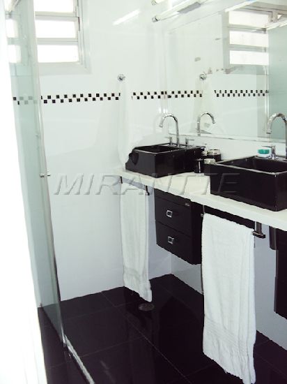 Sobrado de 270m² com 3 quartos em Santana