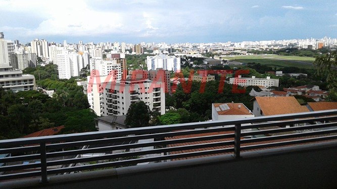 Sobrado de 765m² com 5 quartos em Jardim São Bento