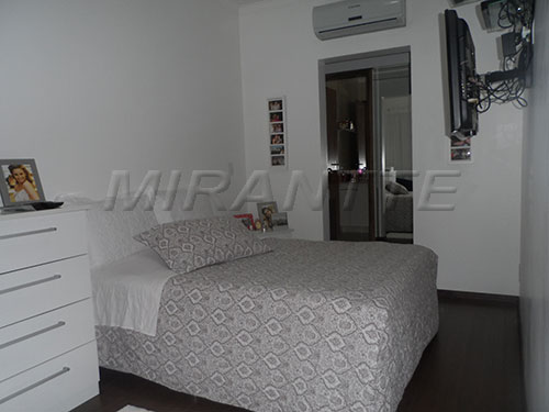 Sobrado de 195m² com 4 quartos em Tremembe