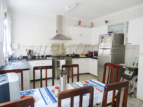 Sobrado de 351m² com 8 quartos em Mandaqui