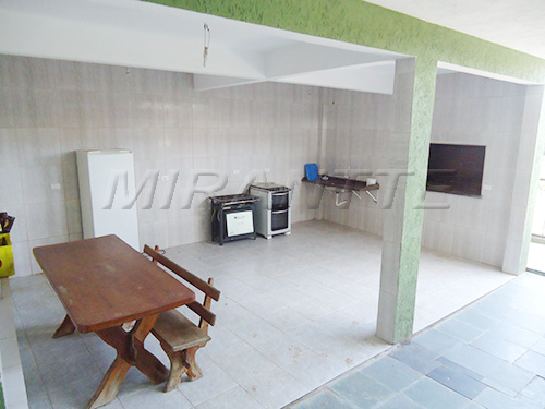 Sobrado de 351m² com 8 quartos em Mandaqui