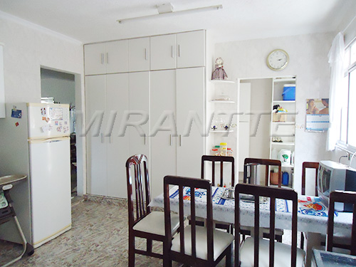 Sobrado de 351m² com 8 quartos em Mandaqui