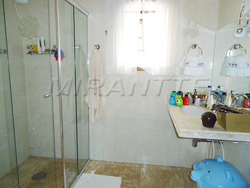 Sobrado de 351m² com 8 quartos em Mandaqui