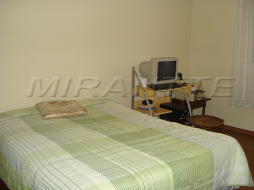Sobrado de 223m² com 3 quartos em Água Fria