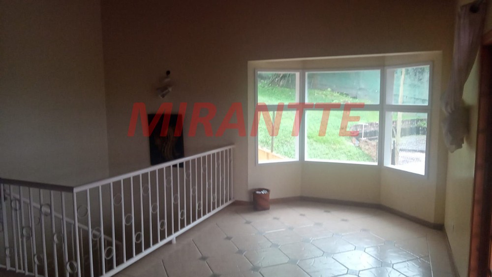 Sobrado de 365m² com 4 quartos em Serra Da Cantareira