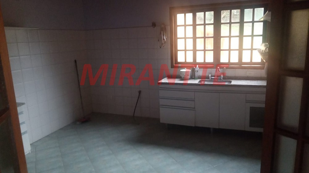 Sobrado de 365m² com 4 quartos em Serra Da Cantareira