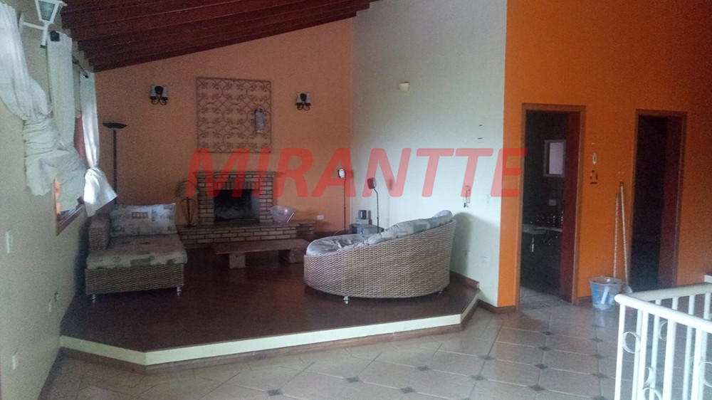 Sobrado de 365m² com 4 quartos em Serra Da Cantareira