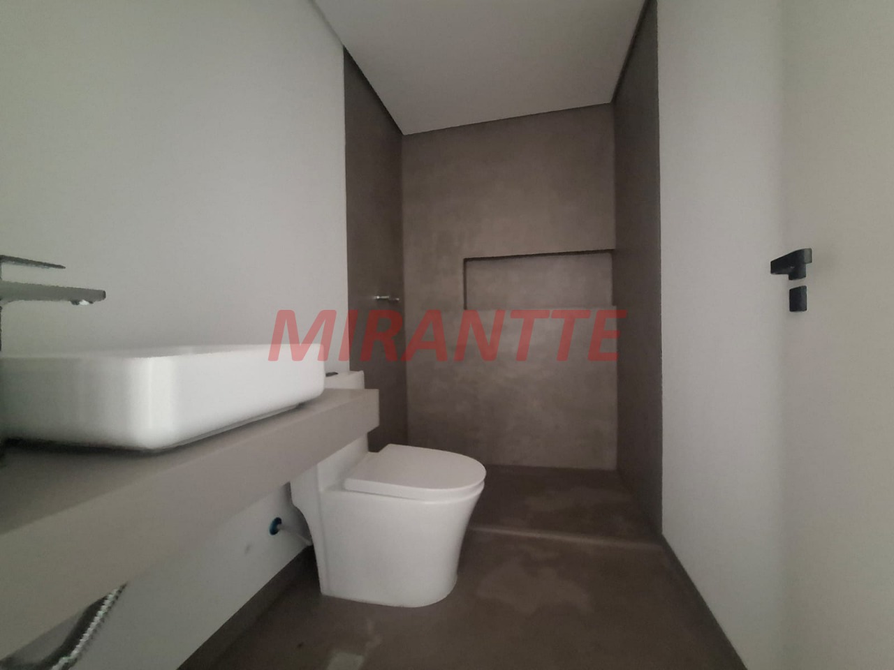 Cobertura de 257m² com 4 quartos em Água Fria